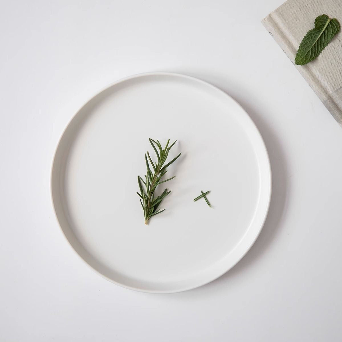 Round Dinner Plates